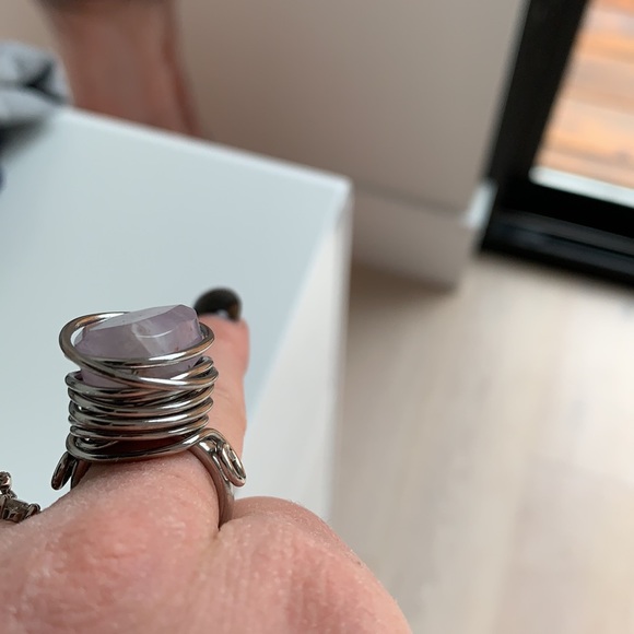 Purple gemstone ring - Picture 4 of 5